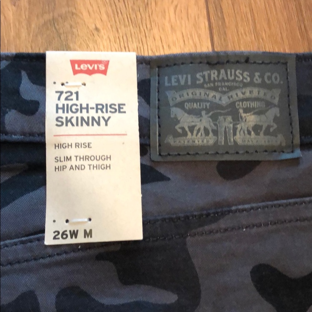 🆕Levi's Plus 721 High-Rise Skinny Black Camo 26W - Picture 10 of 13